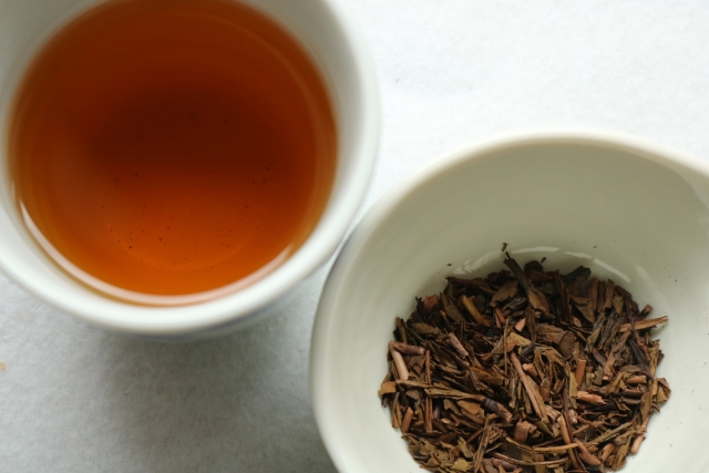番茶 ほうじ茶 違い