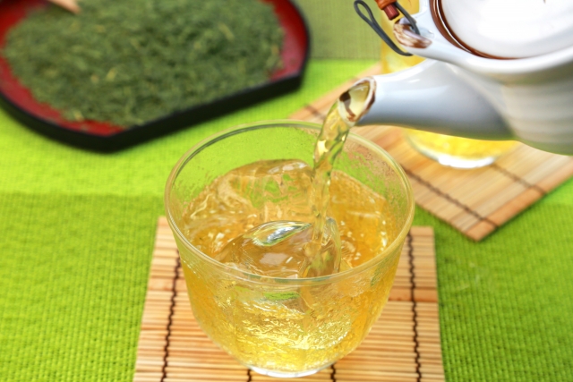 お茶 注ぎ方