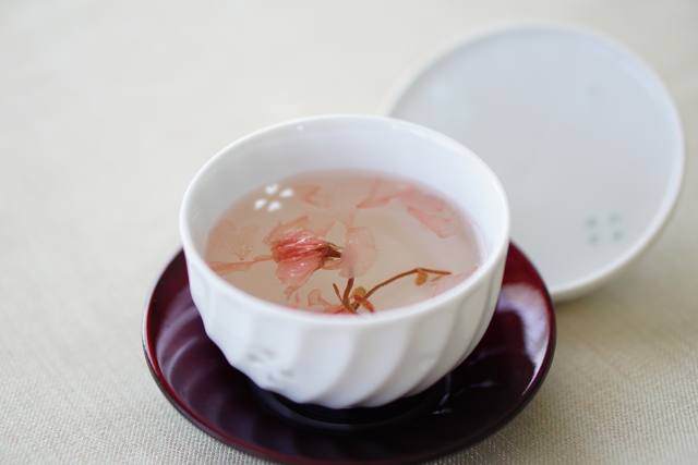 桜茶 湯呑み茶碗