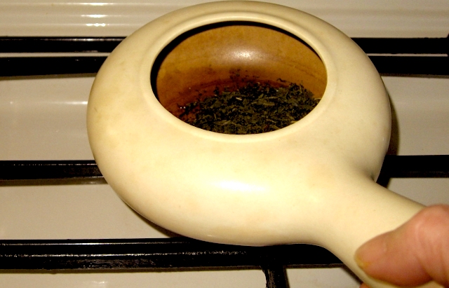 焙烙・炒鍋・焙じ器でほうじ茶を自宅で簡単に！使い方やお手入れ方法も