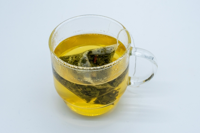 緑茶 が 茶色く なる の は なぜ